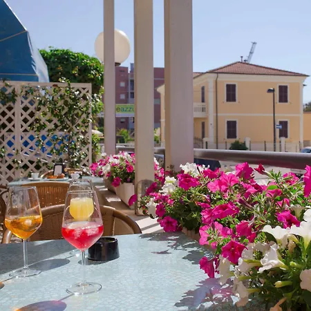 Hotel Paradiso 3*